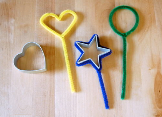 how to make bubble wands from pipe cleaners 