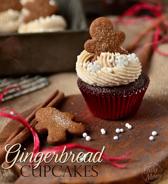 Tons of really creative Christmas cupcake ideas!!