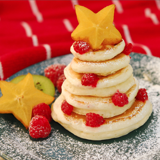 Lots of really cute and easy Christmas breakfast ideas!!