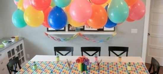 how to make balloon decorations without helium