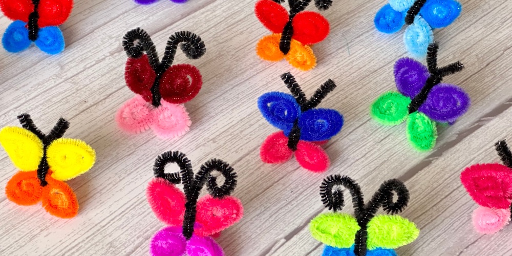 https://www.kidskubby.com/wp-content/uploads/2023/05/butterfly-pipe-cleaner-craft-for-kids-easy-and-fun-5-minute-craft-idea.jpg