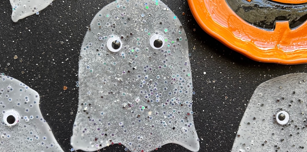 Check out this simple to make Halloween craft for kids using Elmer's glue, glitter, and googly eyes. This spooky activity is perfect for kids who love Halloween.