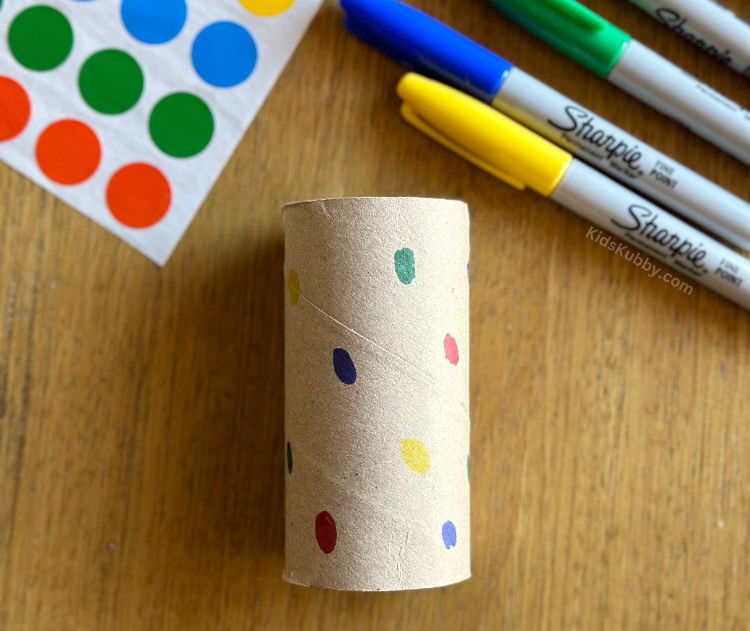 Toilet paper roll color sort is the best way to teach kids colors using cheap craft supplies. 