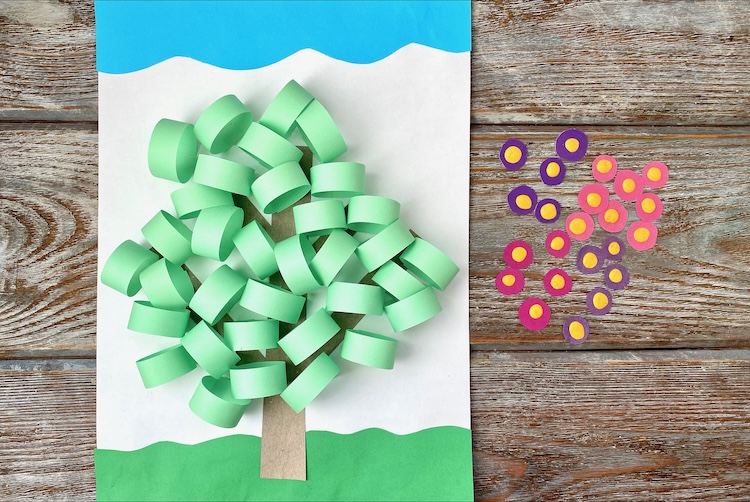 A great indoor art project for kids using cheap craft supplies. 