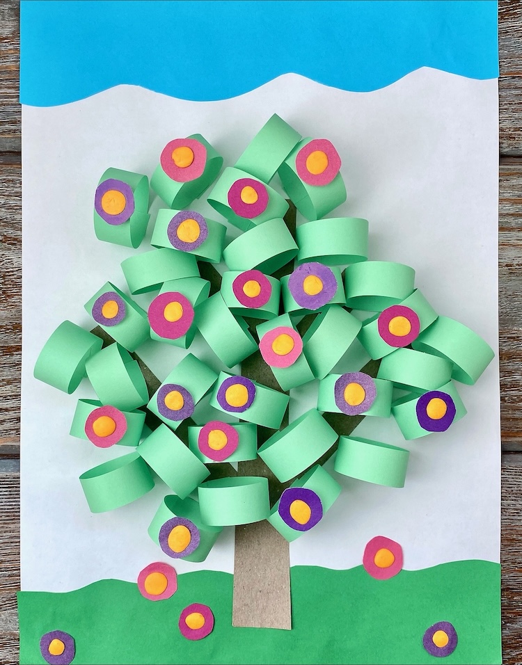 Easy paper craft for kids using cheap supplies. Spring time construction paper project for kids of all ages. 