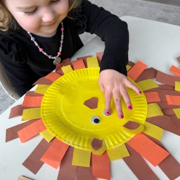 This fun and easy paper plate craft for boys and girls creates an impressive lion with a huge mane!